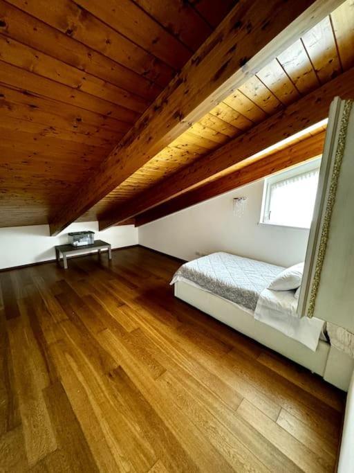 Joy Apartment Mezzegra Bagian luar foto