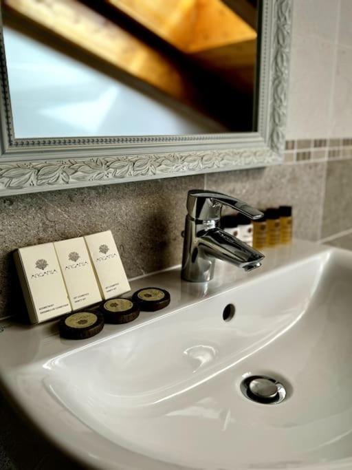 Joy Apartment Mezzegra Bagian luar foto